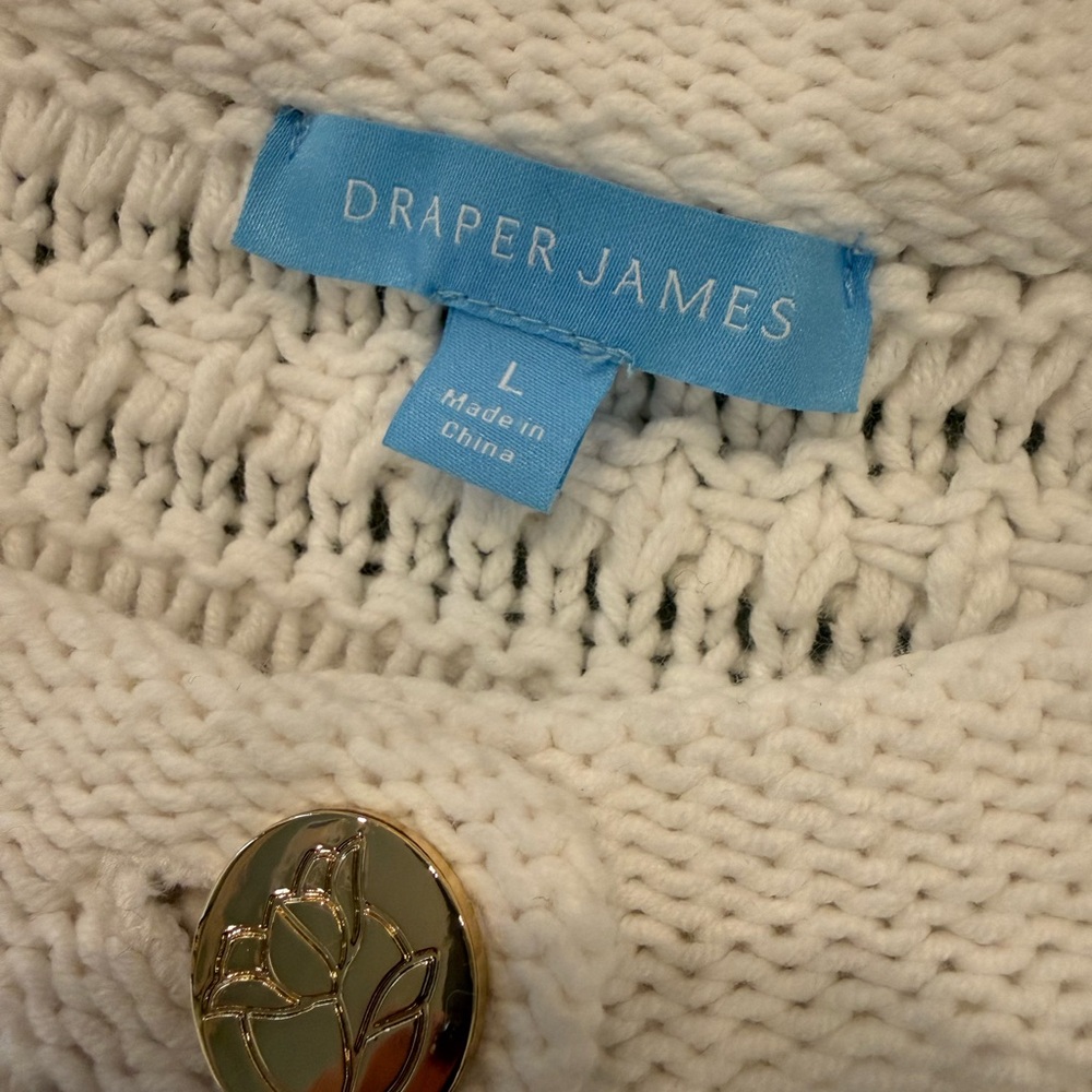 Draper James Cream Cardigan with Gold Buttons
Size Large - Picture 5 of 7